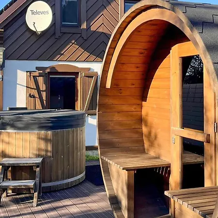 Nyaraló Stunning In With Sauna *